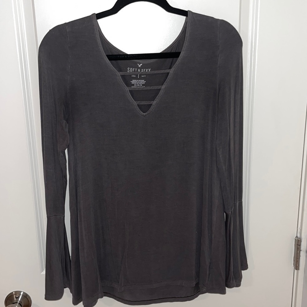 American Eagle Outfitters, V neck, long sleeve Size M